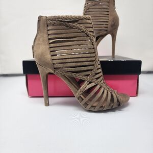Women's Tan Strappy Heels